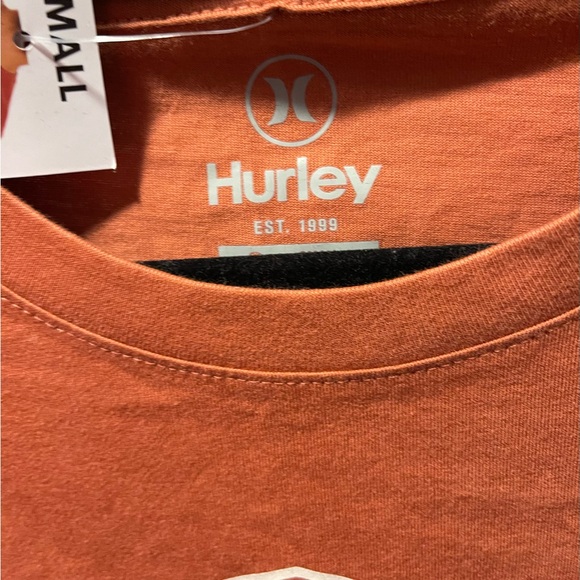 Hurley tshirt NWT Size small - Picture 3 of 5